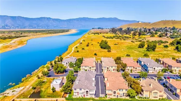 Lake Elsinore, CA 92530,1800 E Lakeshore Drive #1601