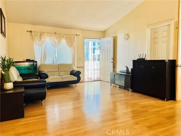 Rowland Heights, CA 91748,1560 S Otterbein #6