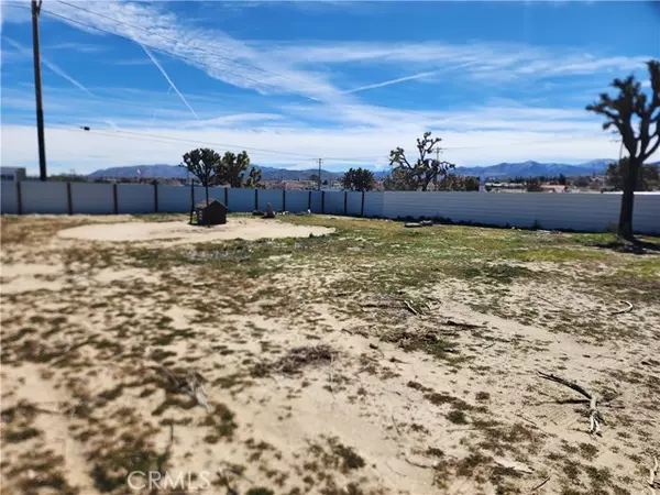 Yucca Valley, CA 92284,7248 Scarvan