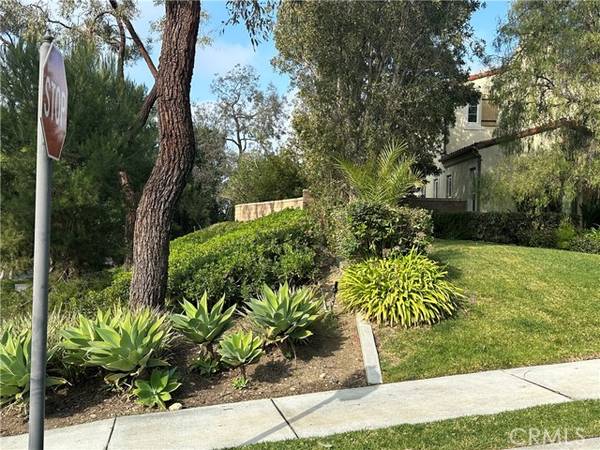 37 Hedgerow, Irvine, CA 92603