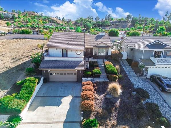 30998 Emperor Drive, Canyon Lake, CA 92587