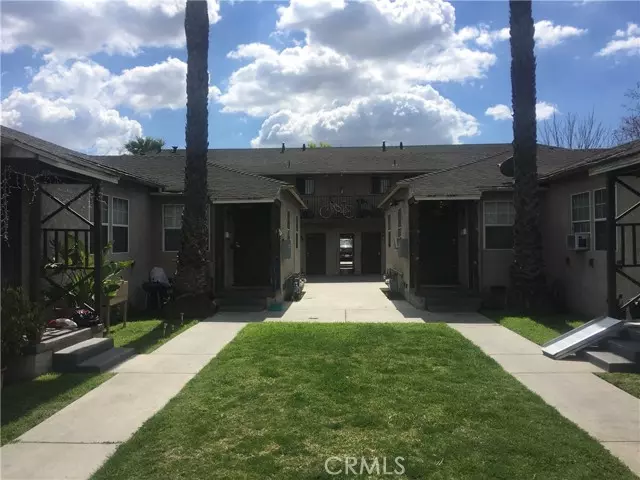 Compton, CA 90220,422 W Palm Street #424 1/2D