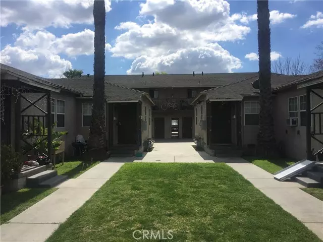 Compton, CA 90220,422 W Palm Street #424 1/2D