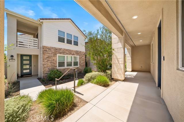 Irvine, CA 92618,242 Chorus
