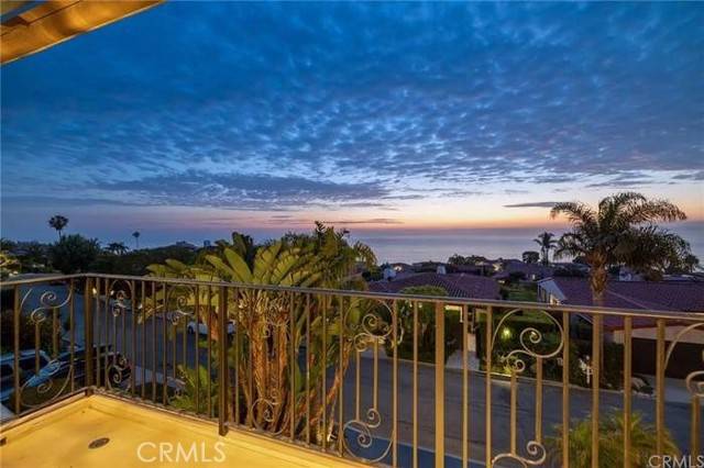 Palos Verdes Estates, CA 90274,1608 Via Lazo