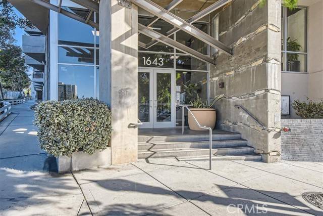 San Diego, CA 92101,1643 6th Avenue #208