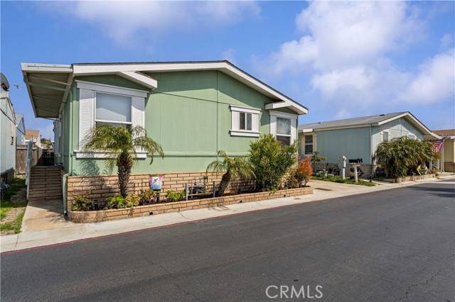 Huntington Beach, CA 92646,21851 Newland #184