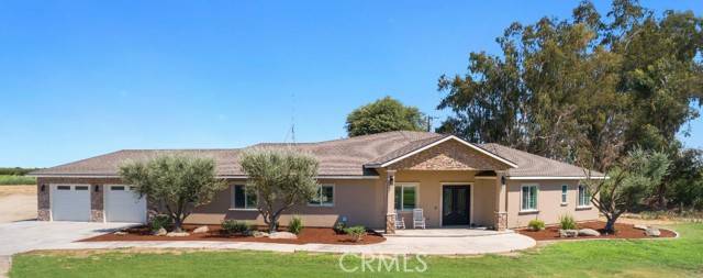 Kingsburg, CA 93631,169 S 6th Avenue