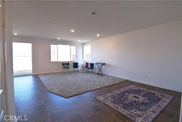 Ontario, CA 91761,2553 E Kiwi Ct