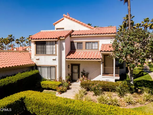 1990 San Tropez Circle, Oxnard, CA 93035