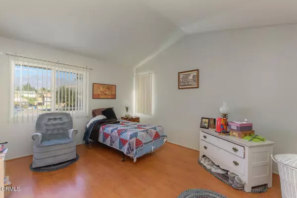 Santa Paula, CA 93060,1718 Cherry Hill Road