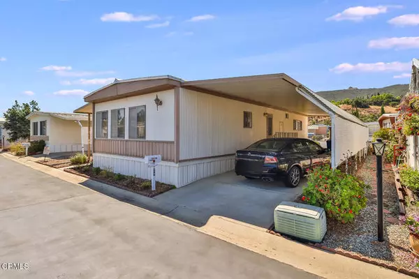 Newbury Park, CA 91320,24 Robertson #24