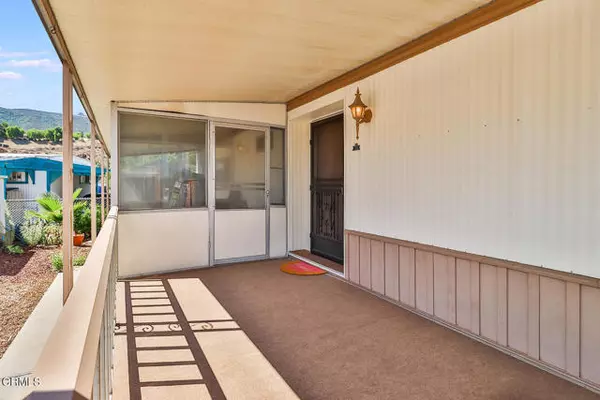 Newbury Park, CA 91320,24 Robertson #24