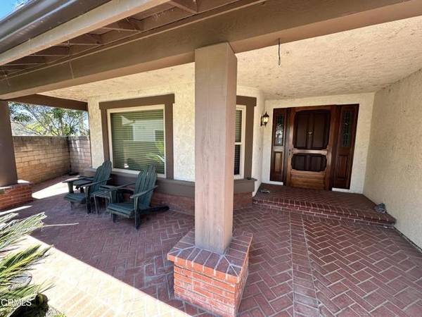 2207 Kemper Lakes Court, Oxnard, CA 93036