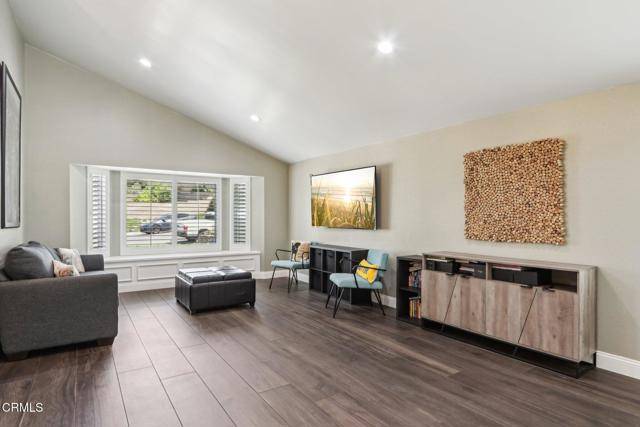 Agoura Hills, CA 91301,5406 luis Drive