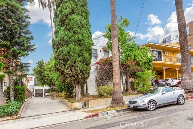 1215 Larrabee Street, West Hollywood, CA 90069