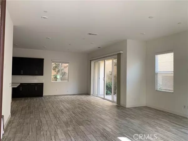 Irvine, CA 92618,118 Newall