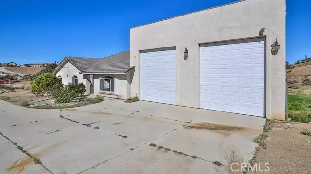 7487 Oak Hill Road, Oak Hills, CA 92344