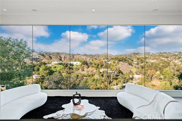 Beverly Hills, CA 90210,9716 Oak Pass Road