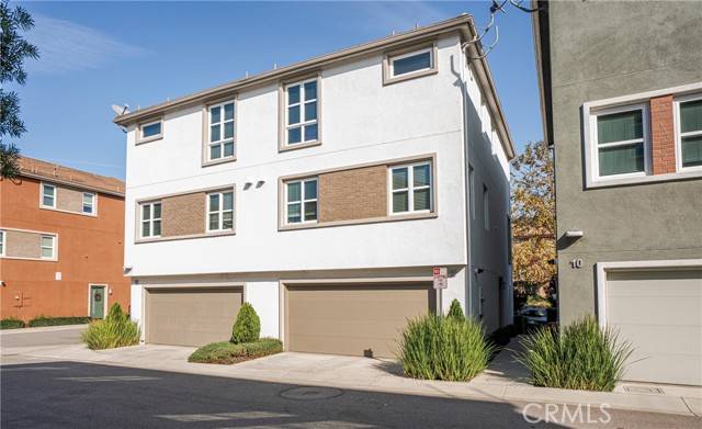 2700 E Chaucer Street #11, Los Angeles, CA 90065
