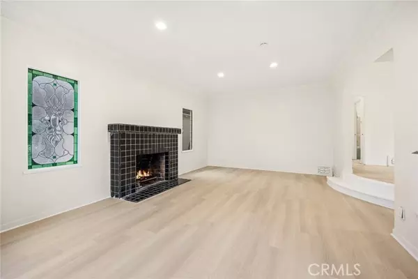 Glendale, CA 91206,2084 Lilac Lane