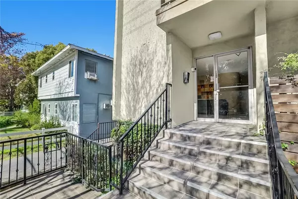 13543 Moorpark Street #8, Sherman Oaks, CA 91423