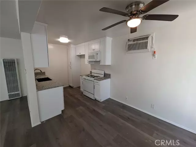 Glendale, CA 91207,943 N Louise Street #2