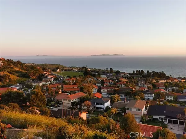 Rancho Palos Verdes, CA 90275,7229 Crest Road