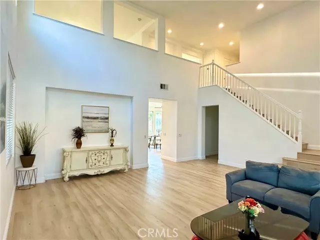 327 N Mariposa Privado, Ontario, CA 91764