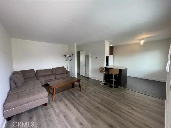 1250 W 37th Street #6, Los Angeles, CA 90007