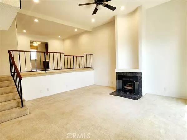 Chatsworth, CA 91311,10201 Mason Avenue #34