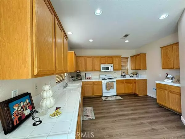 Perris, CA 92571,1011 Whimbrel Way