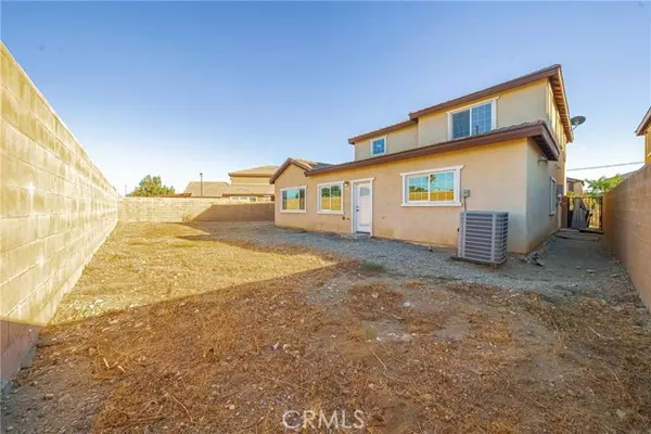 Fontana, CA 92335,15718 Dianthus Avenue