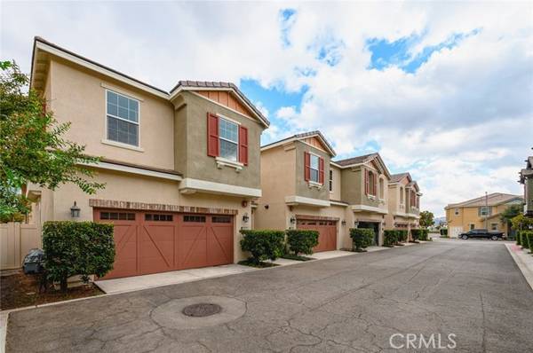 22071 Barrington Way, Saugus, CA 91350