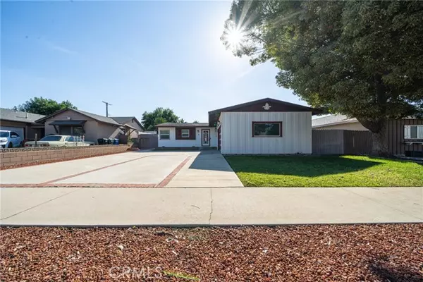 214 E Colorado Avenue, Glendora, CA 91740