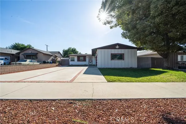 214 E Colorado Avenue, Glendora, CA 91740