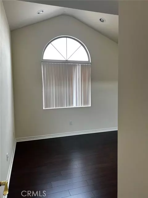 Panorama City, CA 91402,9201 Tobias Avenue #4