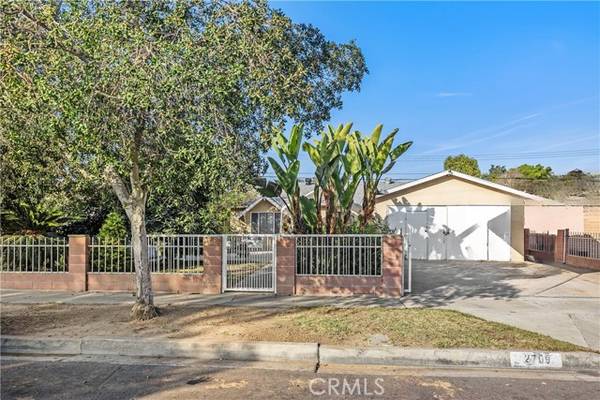 2709 W Saint Gertrude Place, Santa Ana, CA 92704