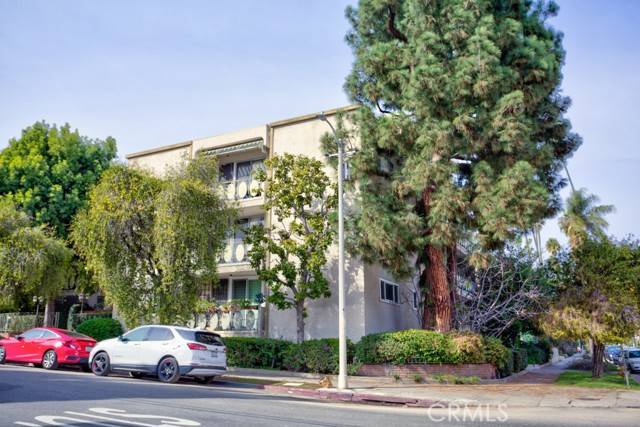 Los Angeles, CA 90020,4255 W 5th Street #204