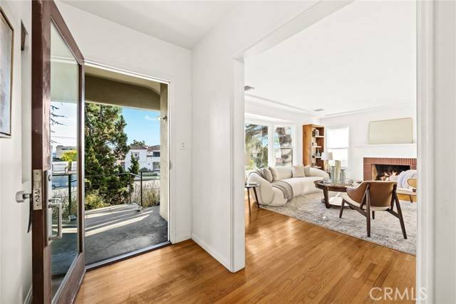 4273 Holly Knoll Drive, Los Angeles, CA 90027