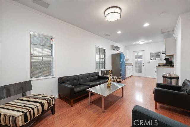 Los Angeles, CA 90006,2989 W 12th Street