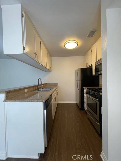 Valley Village, CA 91607,5400 Radford Avenue #23