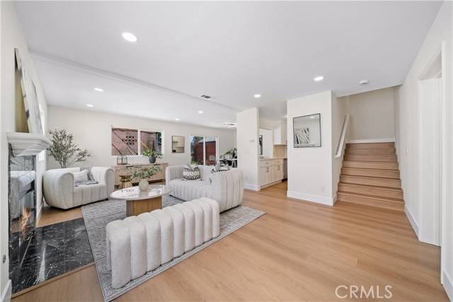 Hawthorne, CA 90250,4431 W 138th Street #B