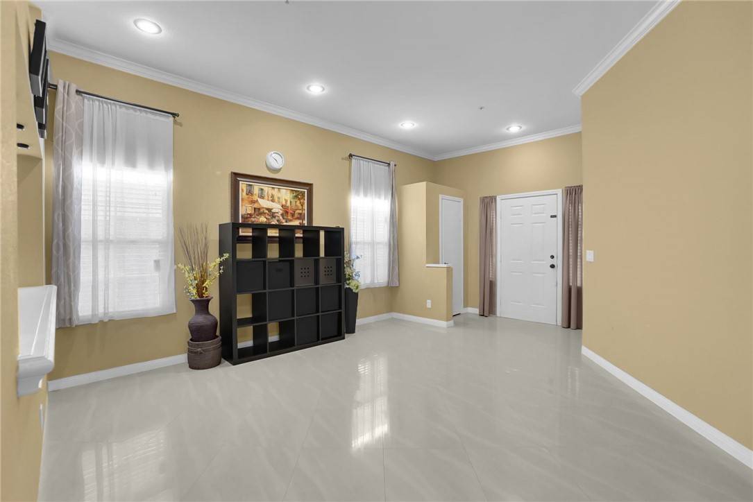 13809 Green Vista Drive, Fontana, CA 92337