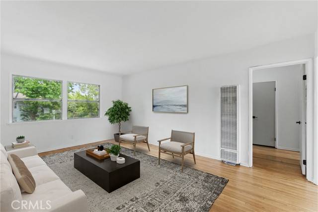 Los Angeles, CA 90016,5802 Bowcroft Street #4