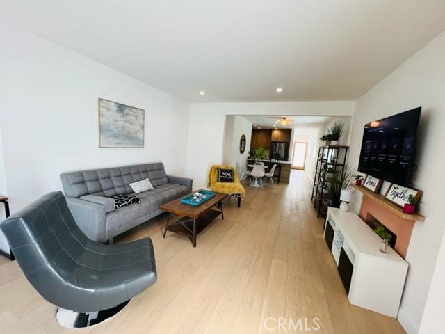 Los Angeles, CA 90039,2672 Newell Street