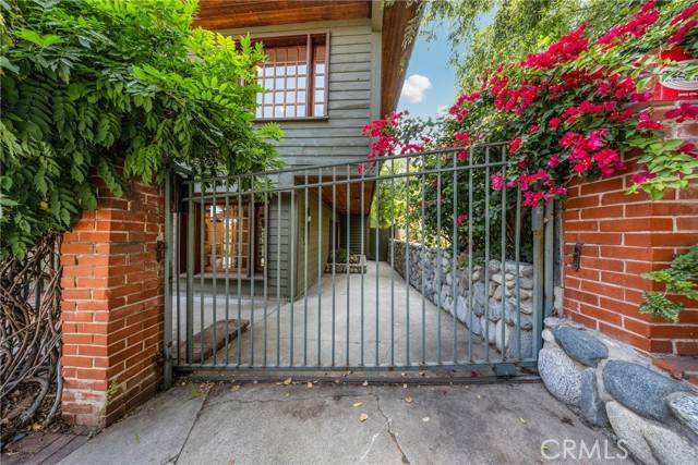 Sierra Madre, CA 91024,561 Alta Vista Drive