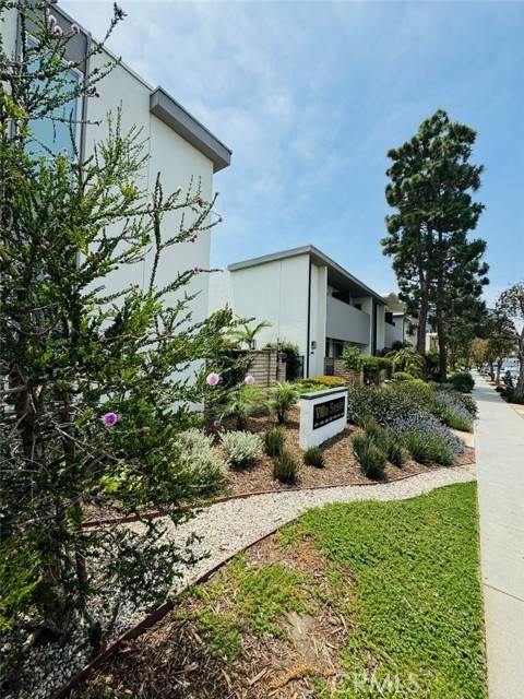 Marina Del Rey, CA 90292,4723 La Villa Marina #F