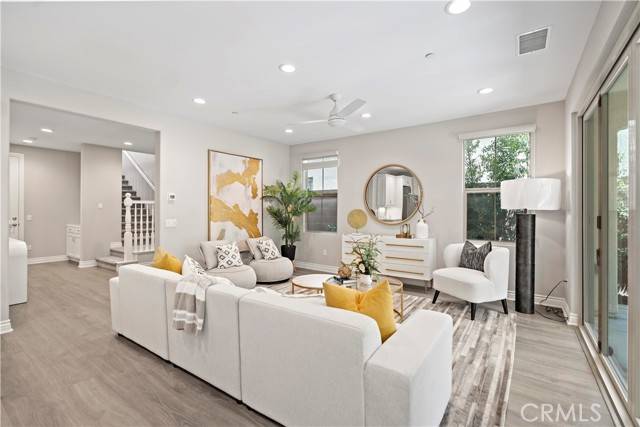 Irvine, CA 92618,206 Phoebe