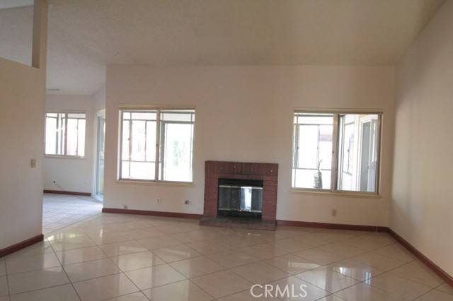 Fontana, CA 92335,18065 Dorsey Way